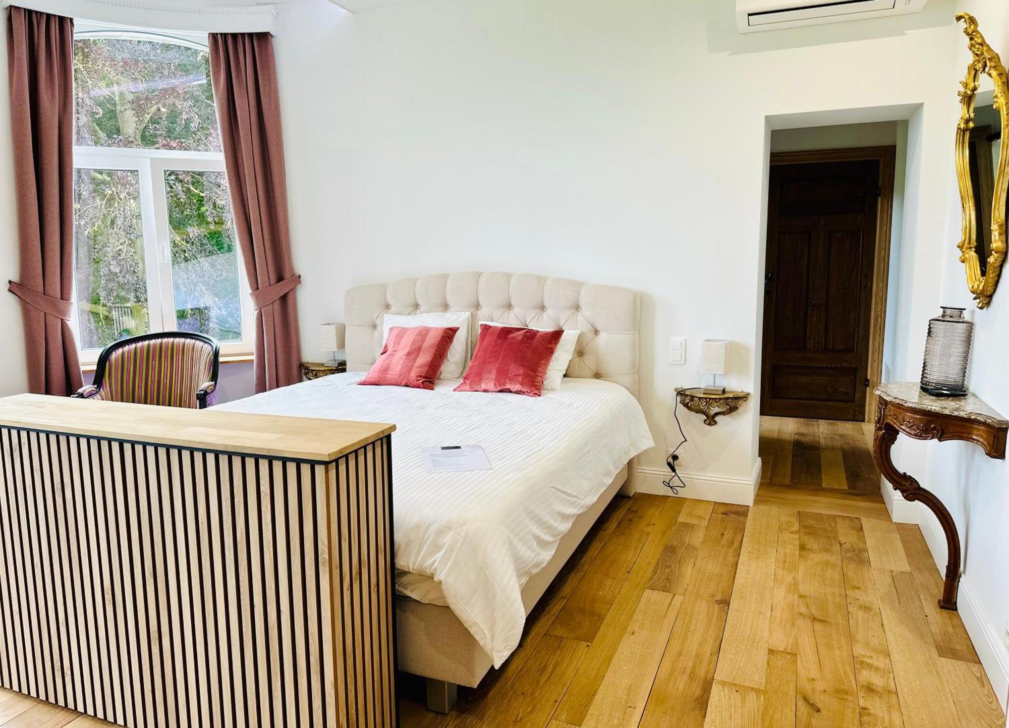 Suite Luxueuse Au Chateau De Saint Vitu 104 Tinlot Luaran gambar